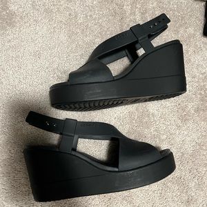 CROCS wedges